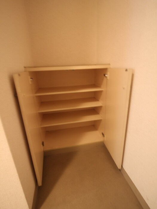 物件内観写真16　(靴箱)