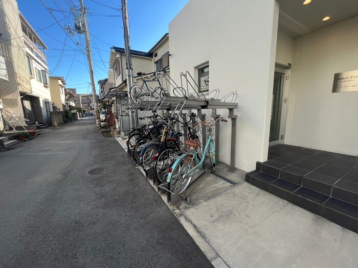 物件外観写真4　(駐輪場)