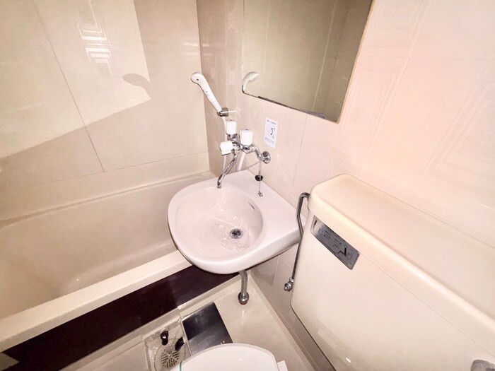 物件内観写真8　(洗面)