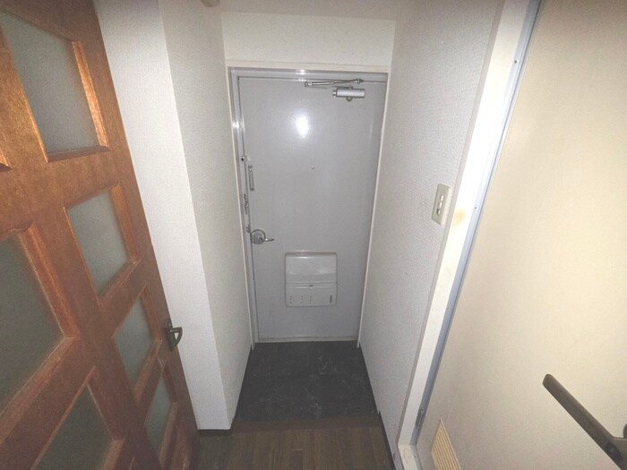 物件内観写真17　(玄関)