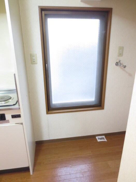 物件内観写真11　(洗濯機置場)