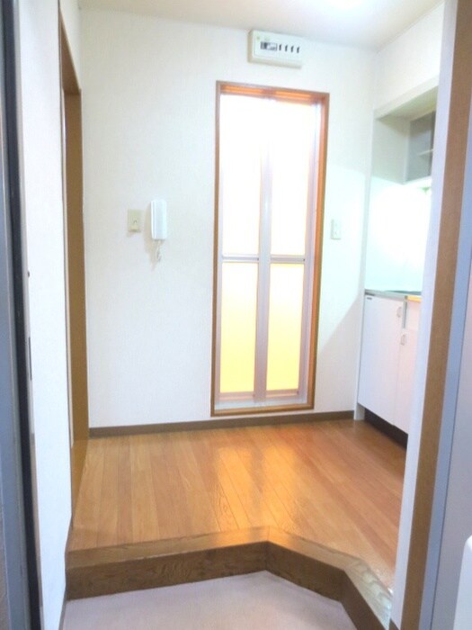 物件内観写真13　(玄関)