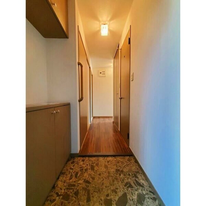 物件内観写真19　(玄関)