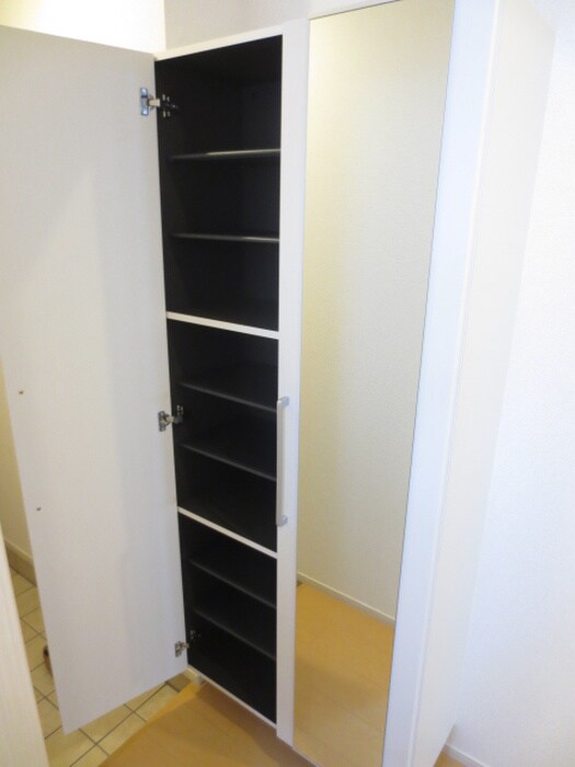 物件内観写真11　(靴箱)