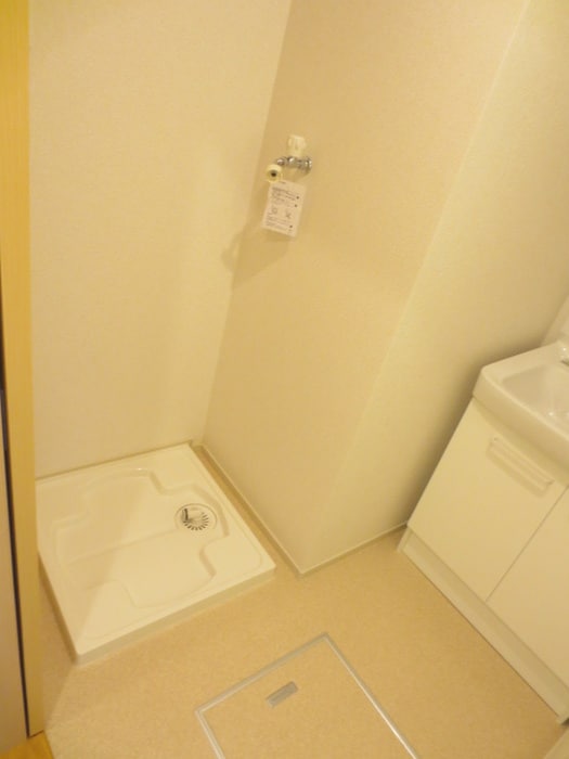 物件内観写真11　(洗濯機置場)