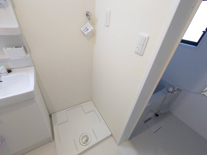 物件内観写真10　(洗濯機置場)