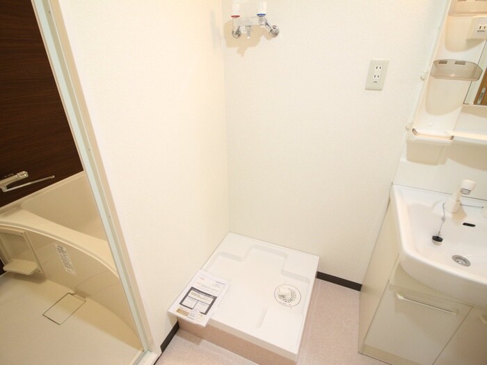 物件内観写真18　(洗濯機置場)