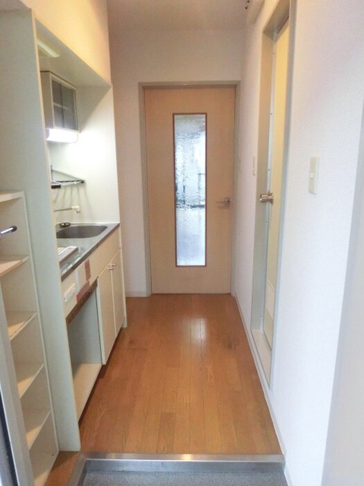 物件内観写真14　(玄関)