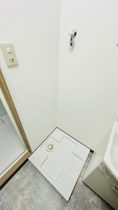 物件内観写真14　(洗濯機置場)