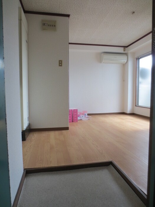 物件内観写真7　(玄関)