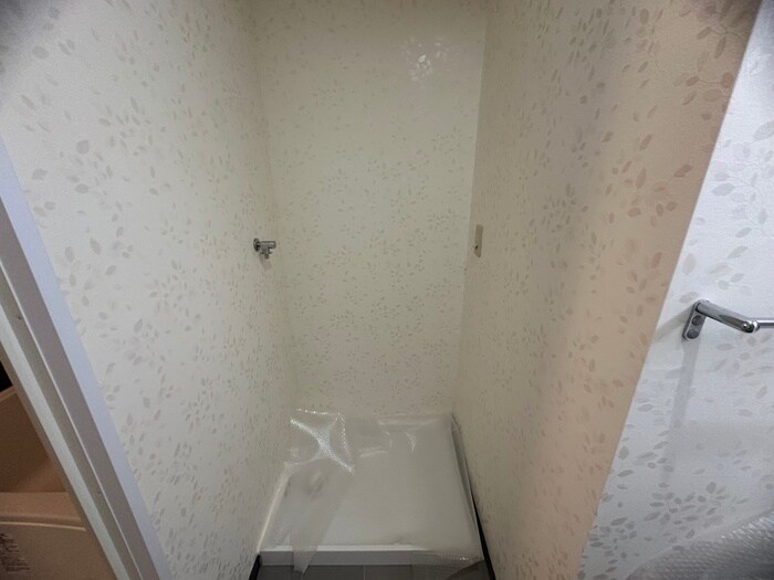 物件内観写真10　(洗濯機置場)