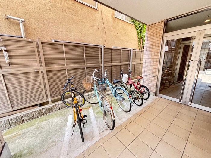 物件外観写真3　(駐輪場)