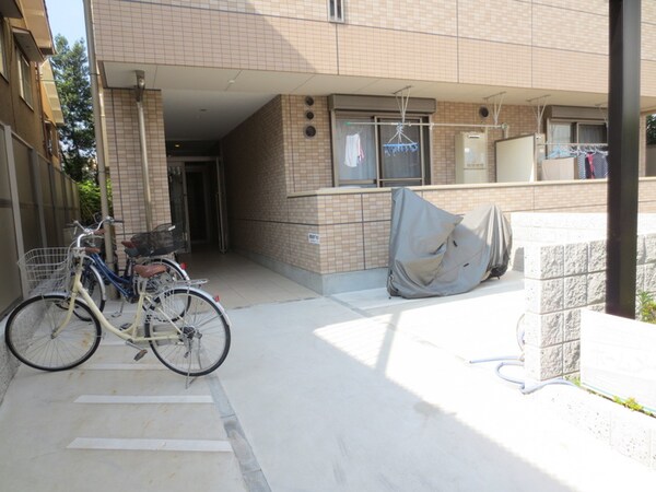 バイク置き場