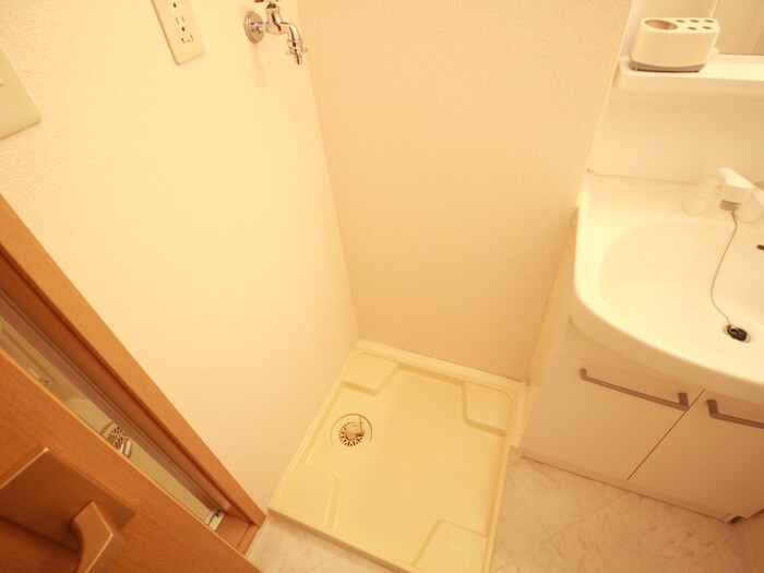 物件内観写真20　(洗濯機置場)