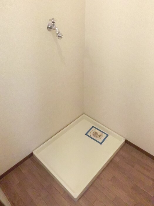 物件内観写真13　(洗濯機置場)