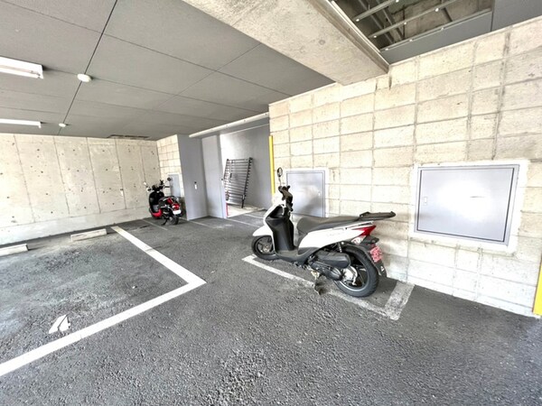 バイク置き場