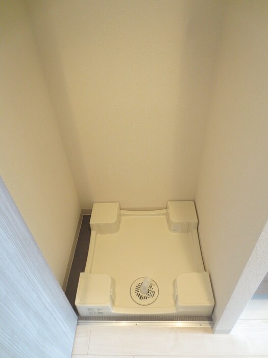 物件内観写真14　(洗濯機置場)