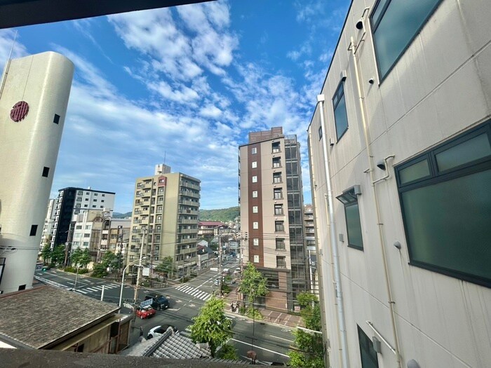 物件内観写真18　(室内からの展望)