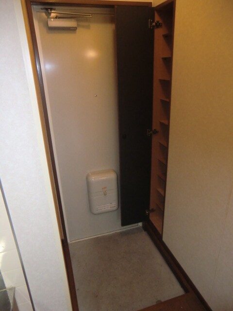 物件内観写真15　(玄関)