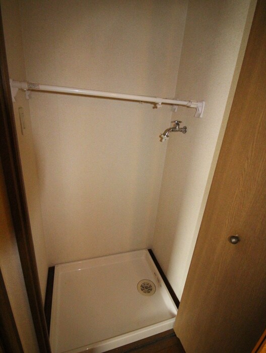 物件内観写真17　(洗濯機置場)