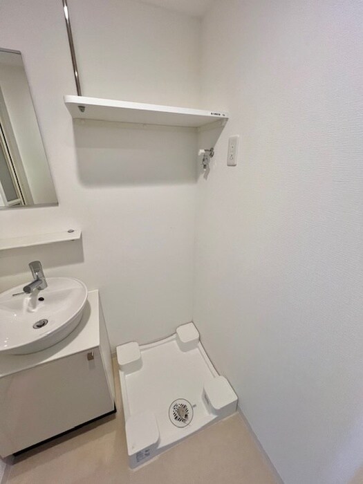 物件内観写真9　(洗濯機置場)