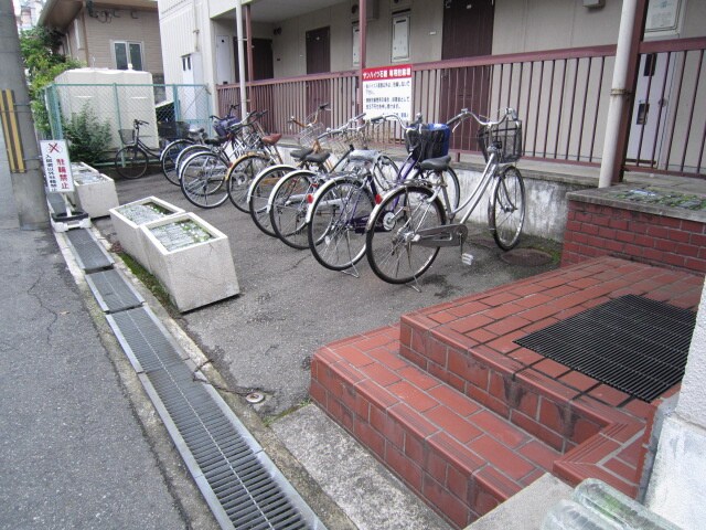 物件外観写真3　(駐輪場)