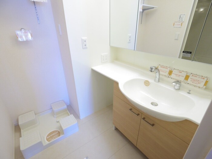 物件内観写真12　(洗面)