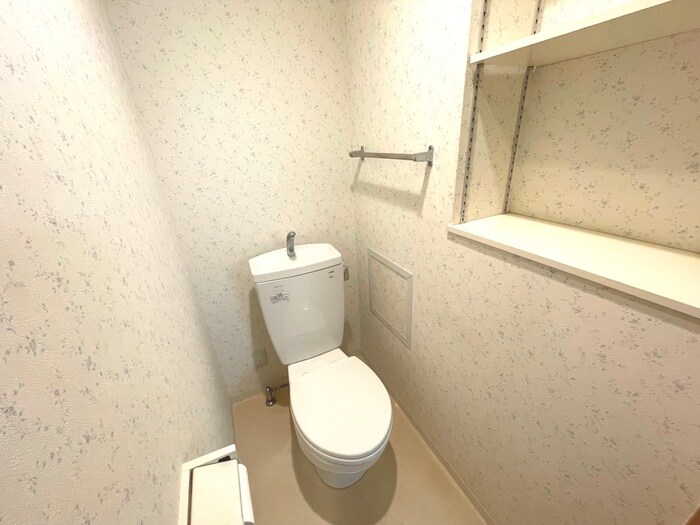 物件内観写真8　(トイレ)
