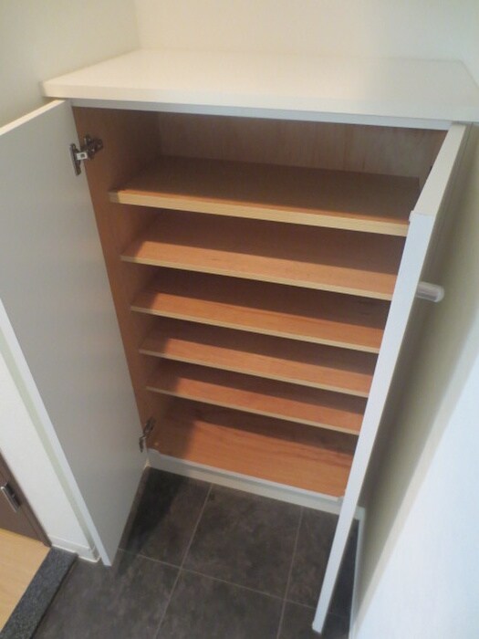 物件内観写真15　(靴箱)