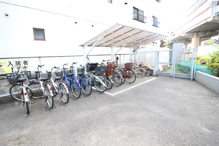 物件外観写真3　(駐輪場)