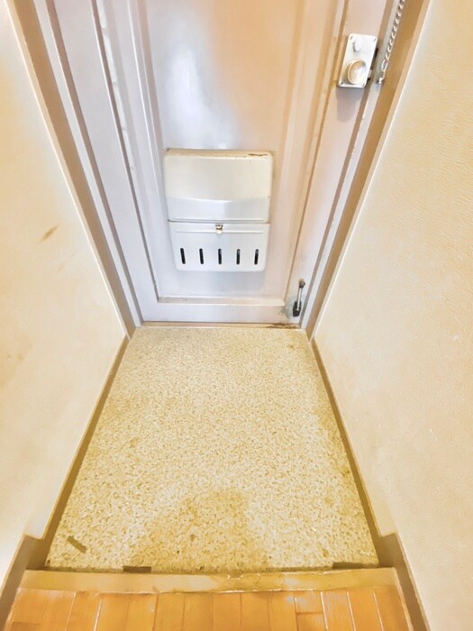 物件内観写真15　(玄関)