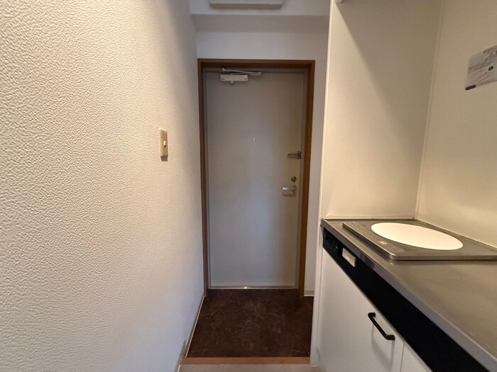 物件内観写真13　(玄関)