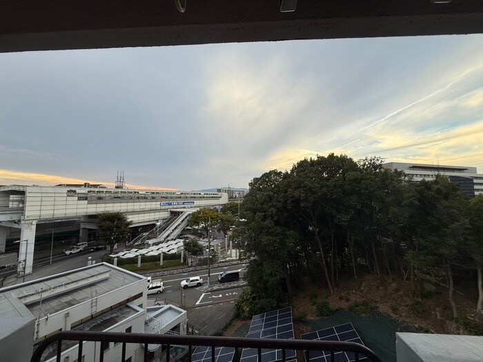 物件内観写真15　(室内からの展望)