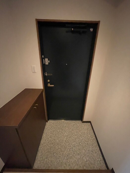 物件内観写真7　(玄関)