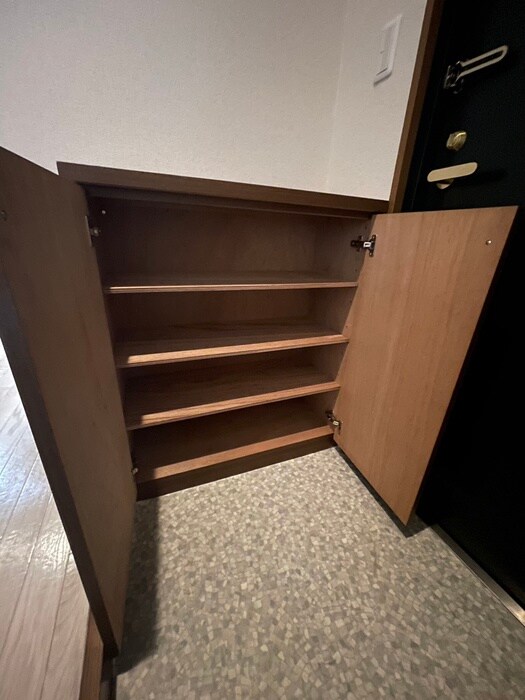 物件内観写真8　(靴箱)