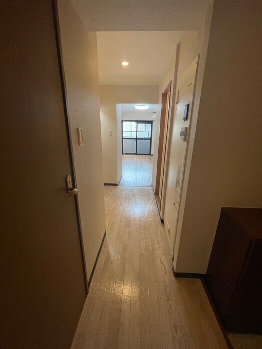 物件内観写真9　(廊下)