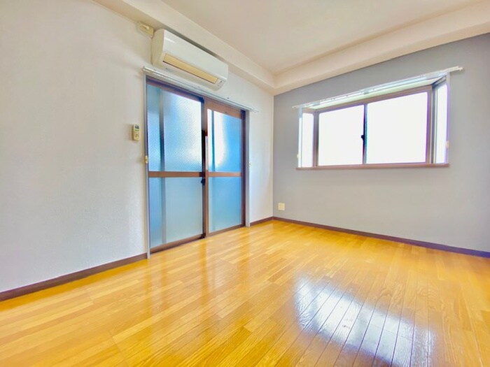 物件内観写真10　(居室)