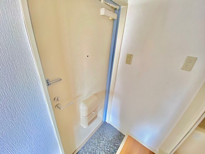 物件内観写真12　(玄関)