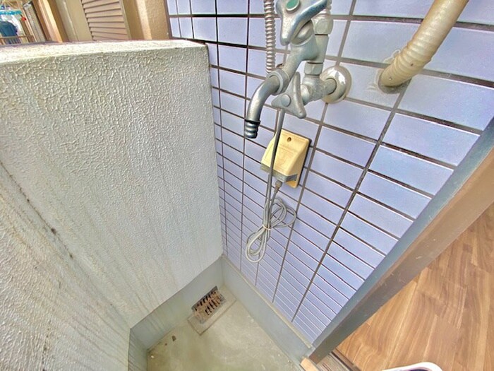 物件内観写真17　(洗濯機置場)