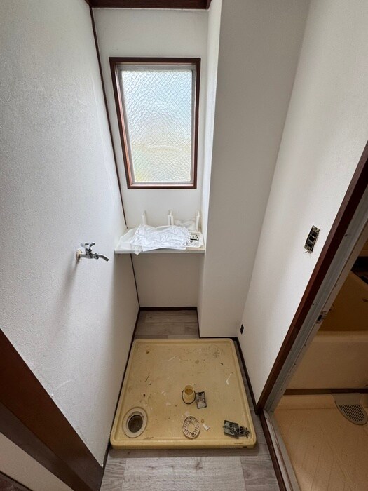 物件内観写真17　(洗濯機置場)