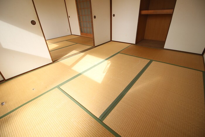 物件内観写真3　(居室)