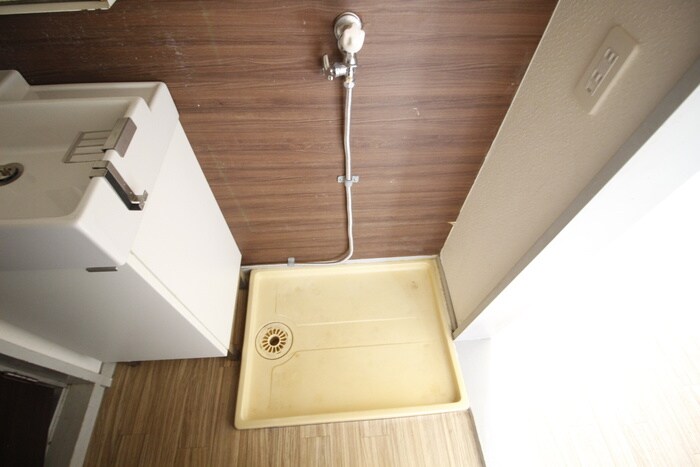 物件内観写真11　(洗濯機置場)