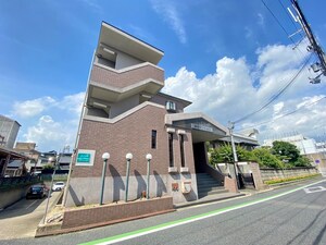 奥村マンション外観写真