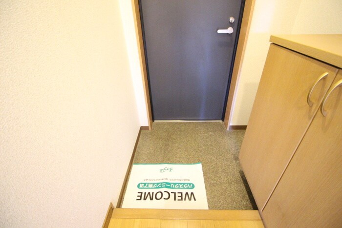 物件内観写真17　(玄関)