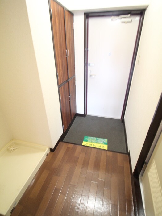 物件内観写真8　(洗濯機置場)