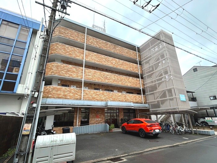 物件外観写真6　(駐車場)