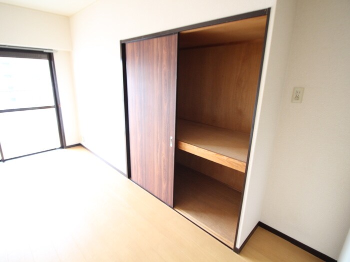 物件内観写真12　(収納)