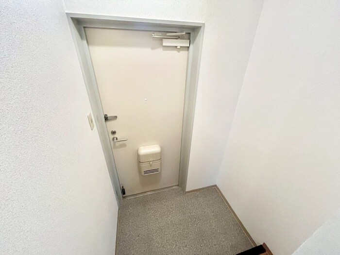 物件内観写真11　(玄関)