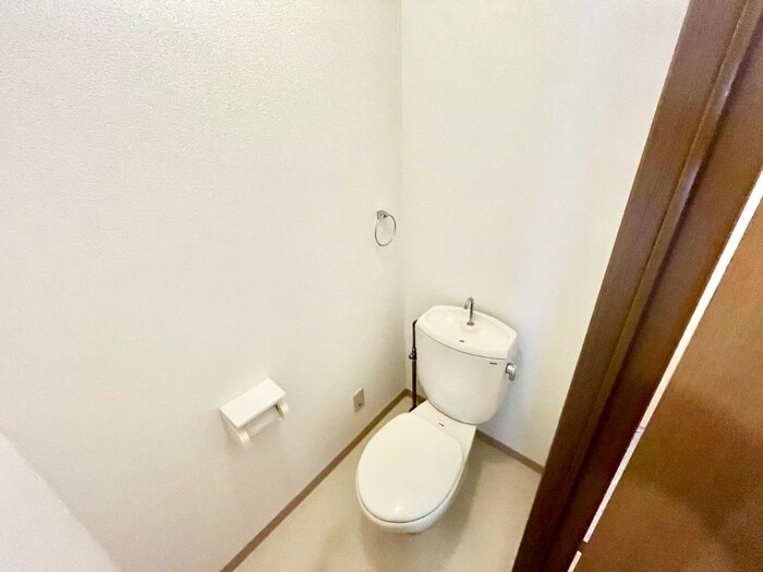 物件内観写真14　(トイレ)