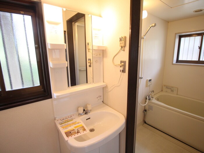 物件内観写真13　(洗面)